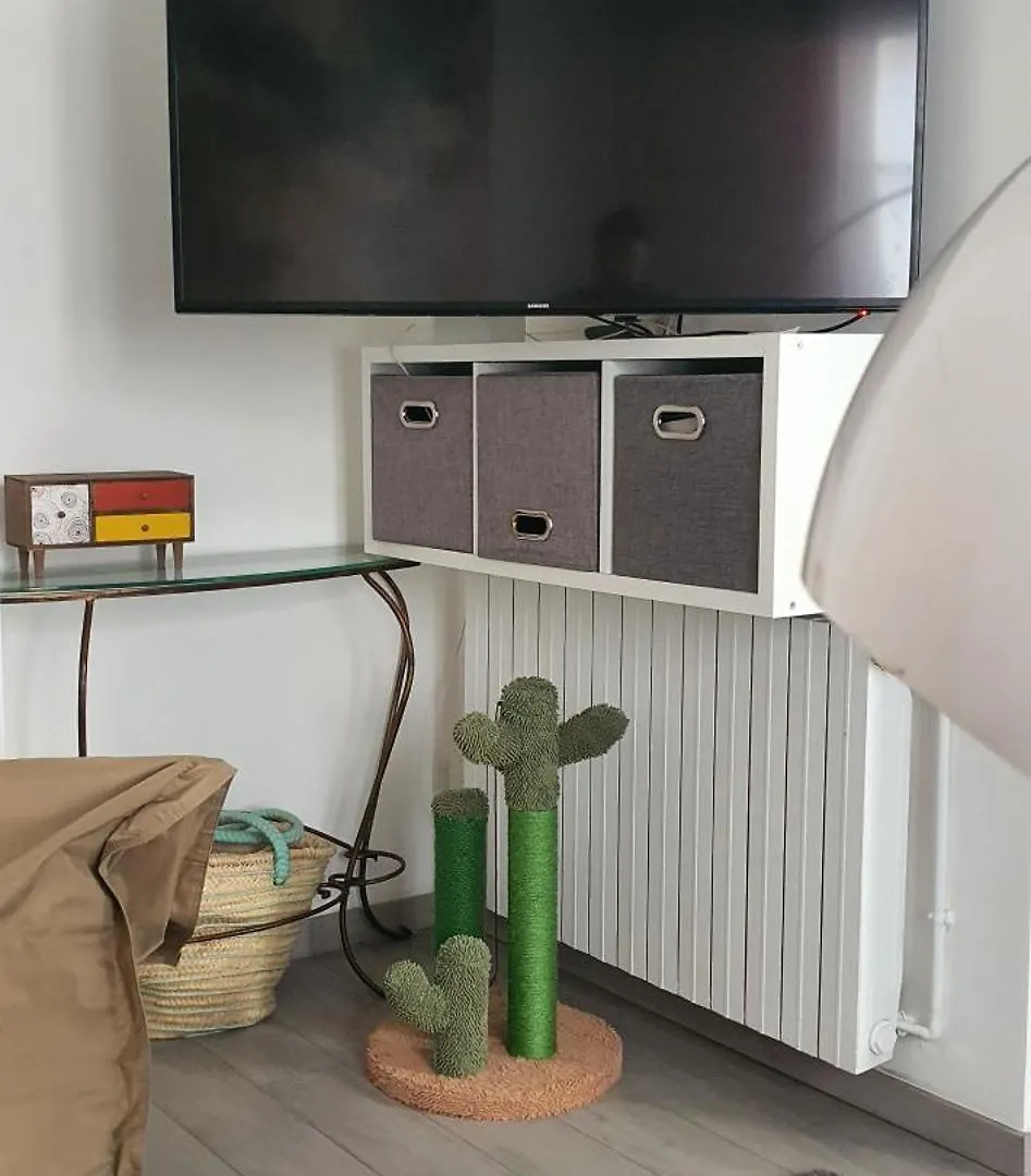 Apartment Joli 2 Pieces, Chambre Sur Jardin Arbore Paris France